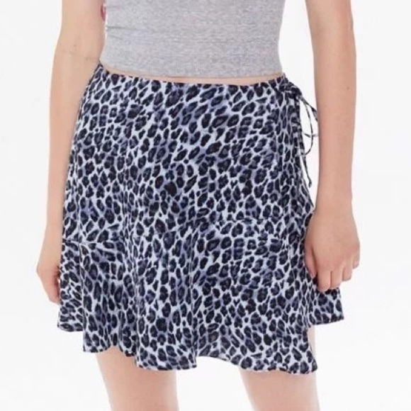 URBAN OUTFITTERS Blue Leopard Wrap Mini Skirt - Picture 1 of 4